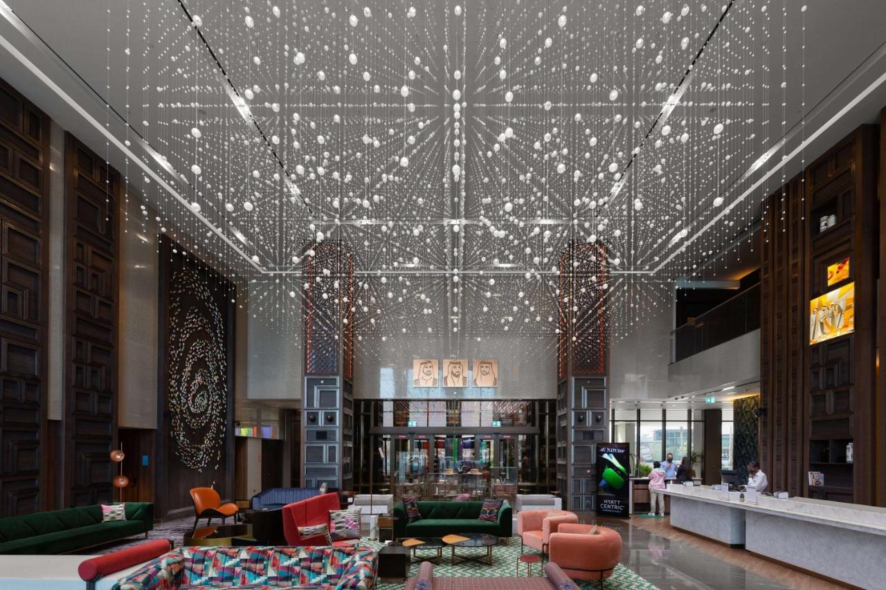 Hyatt Centric Jumeirah Dubai Eksteriør billede The lobby of the hotel