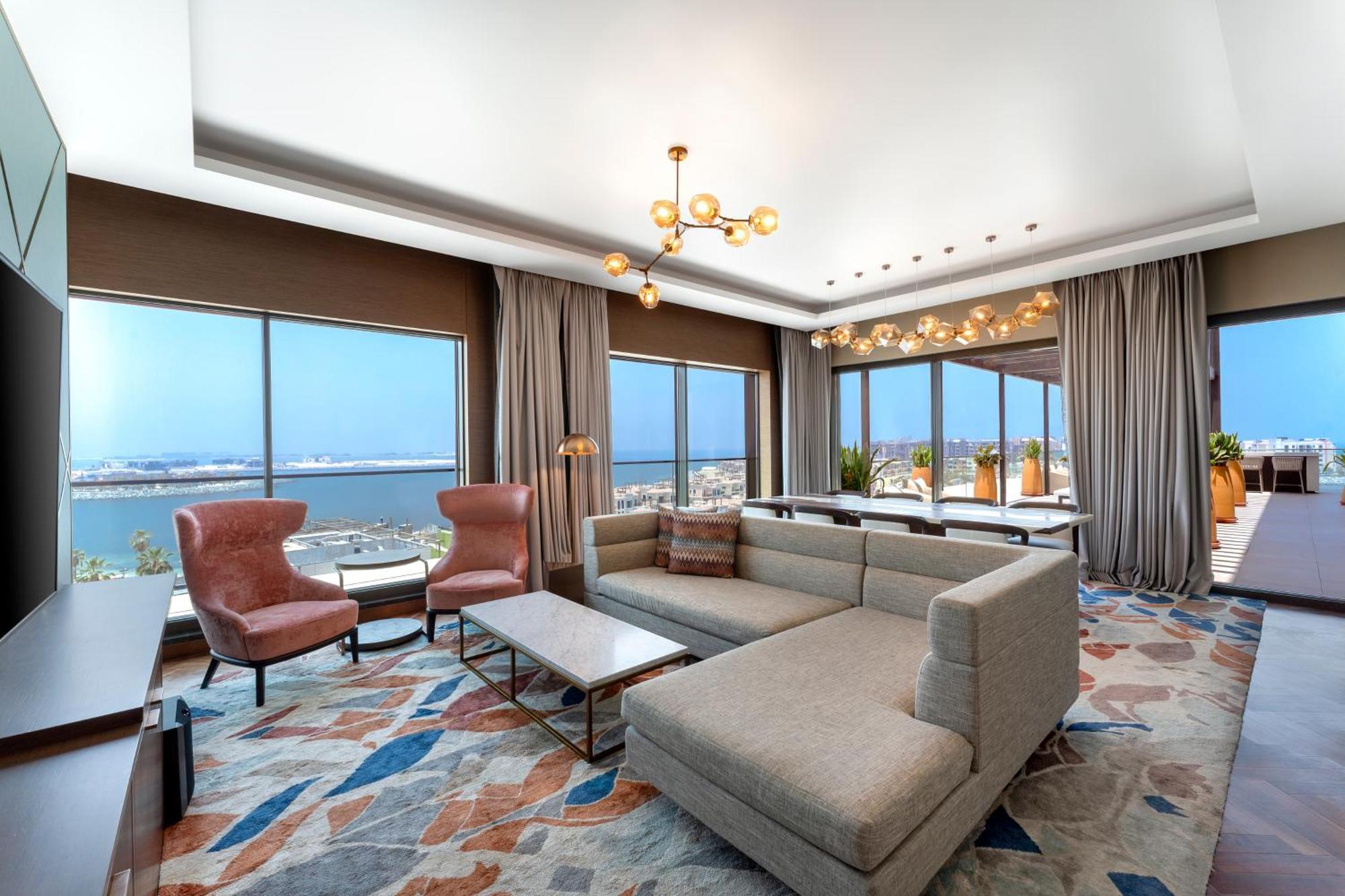 Hyatt Centric Jumeirah Dubai Eksteriør billede The Club at Hilton Alexandria