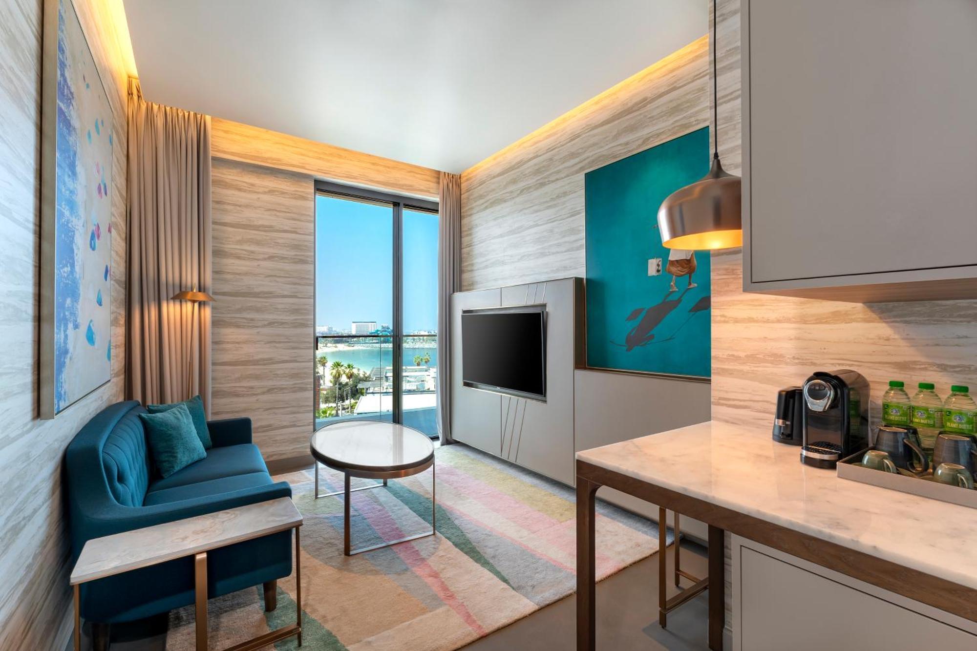 Hyatt Centric Jumeirah Dubai Eksteriør billede A suite at the hotel