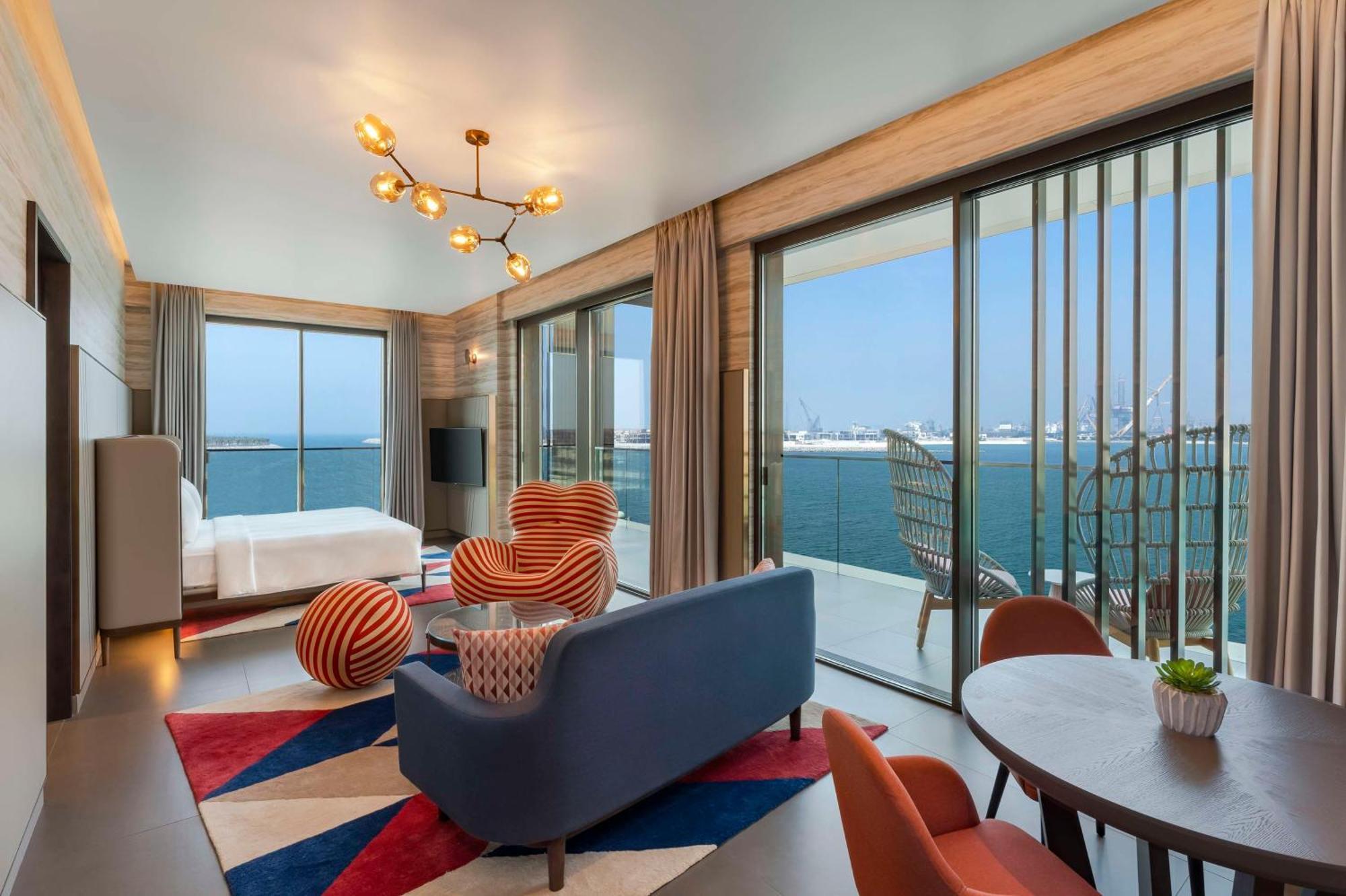Hyatt Centric Jumeirah Dubai Eksteriør billede A suite at the hotel