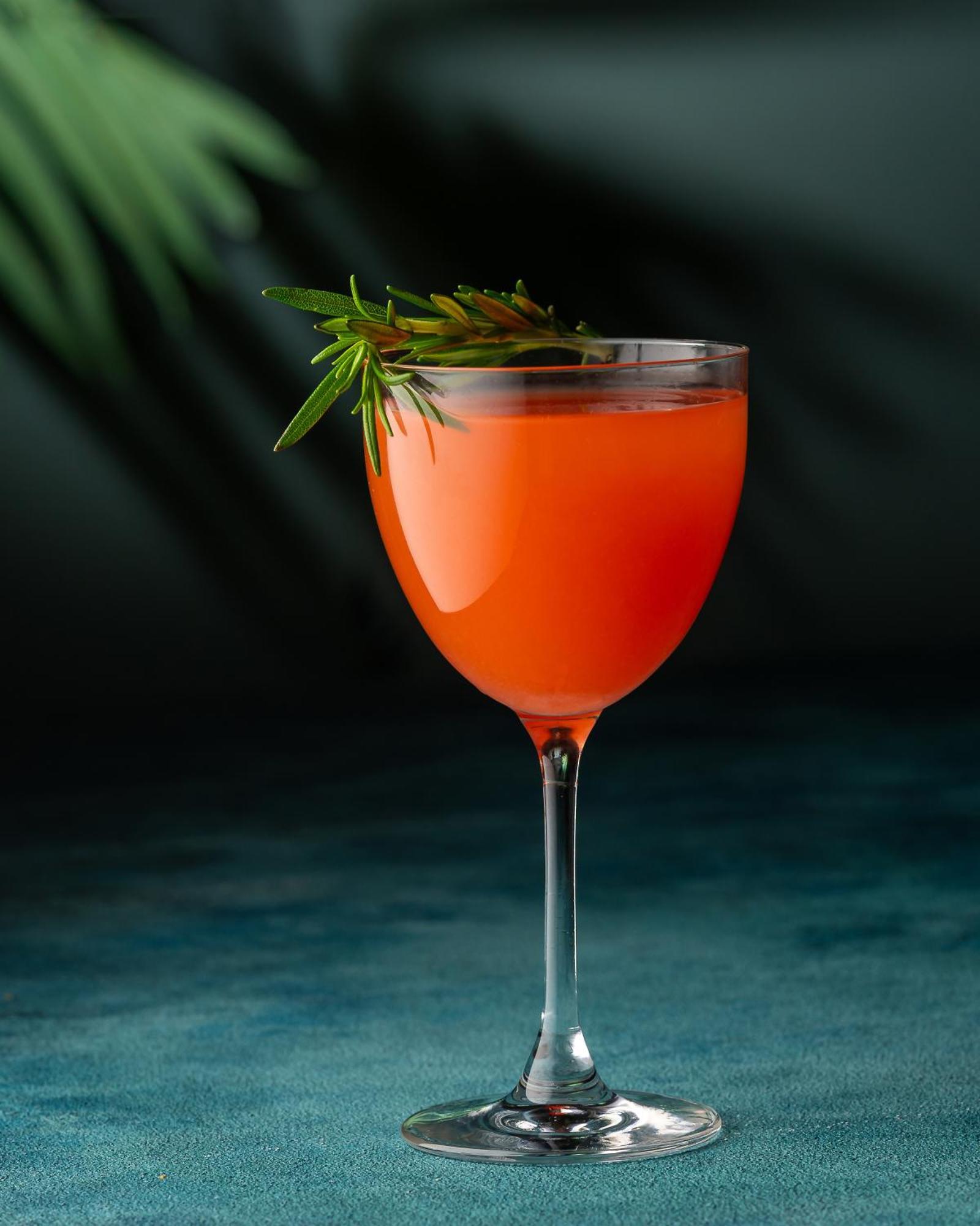 Hyatt Centric Jumeirah Dubai Eksteriør billede A Greyhound cocktail